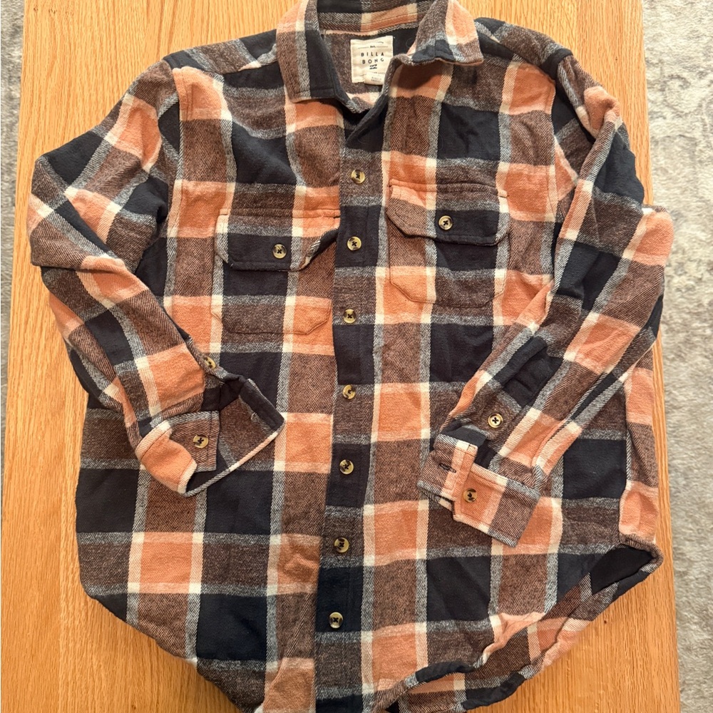 Billabong Plaid Flannel Button-Up Shirt – Size Small – Gently Worn